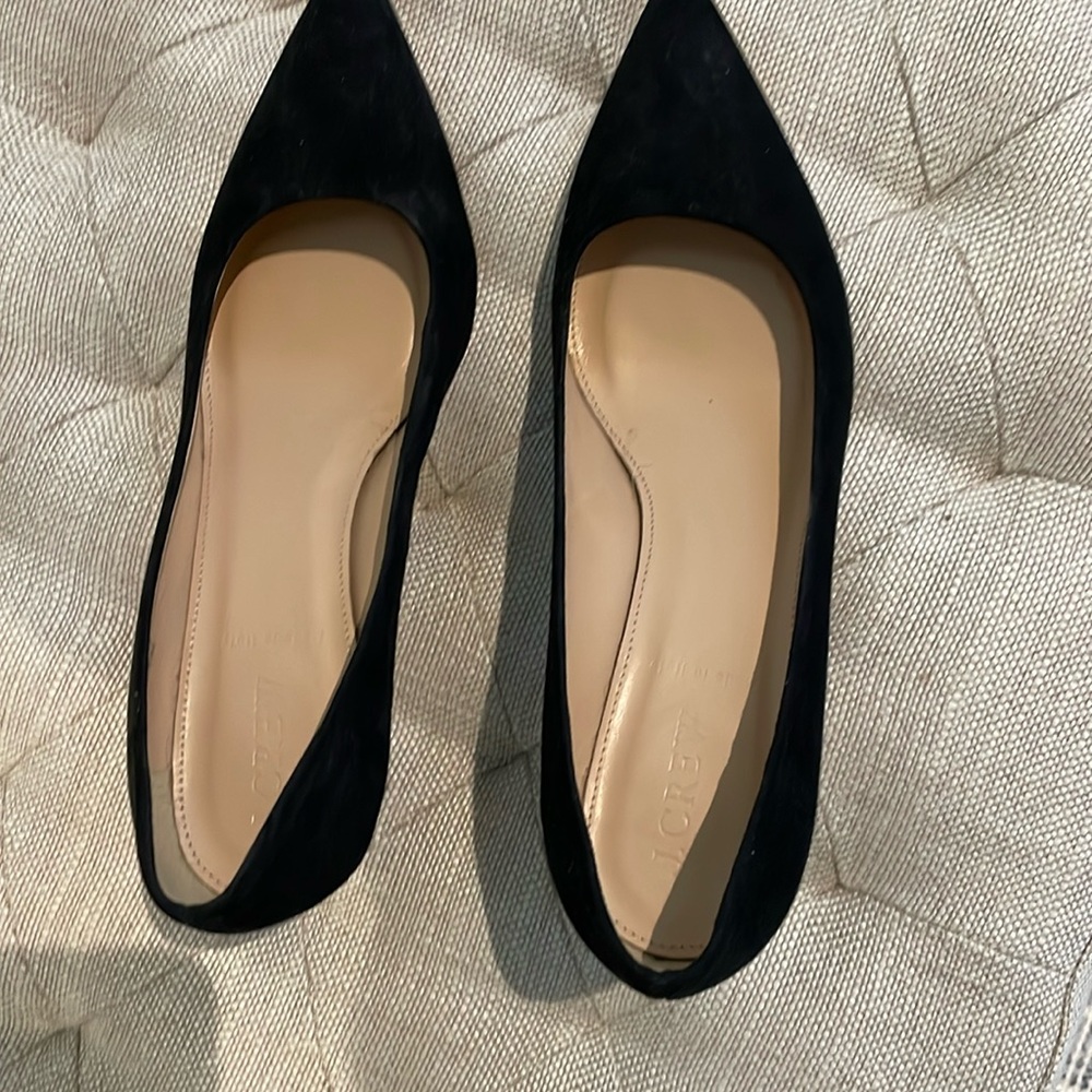 Black suede pump